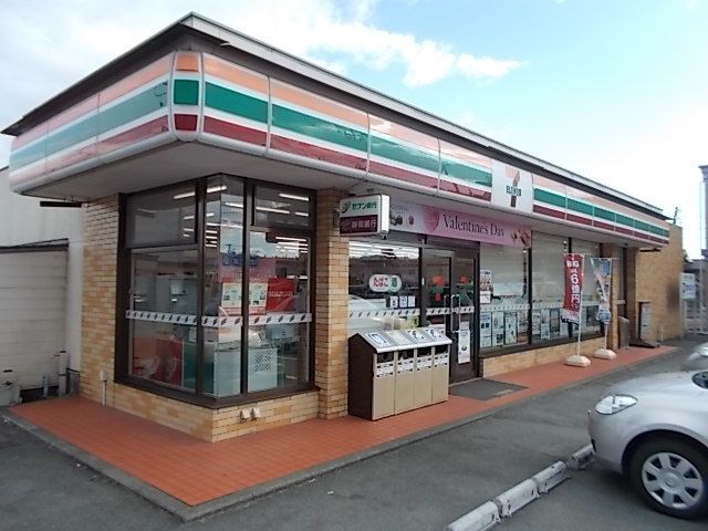 コンビニ　セブンイレブン田中町店（コンビニ）まで600m
