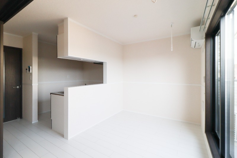 居室・リビング　図面と現状に相違がある場合には現状を優先