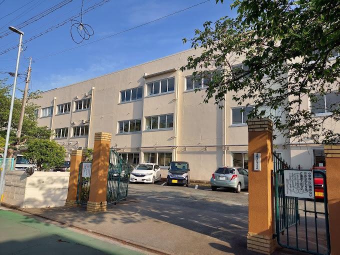 小学校　松葉小学校（小学校）まで250m