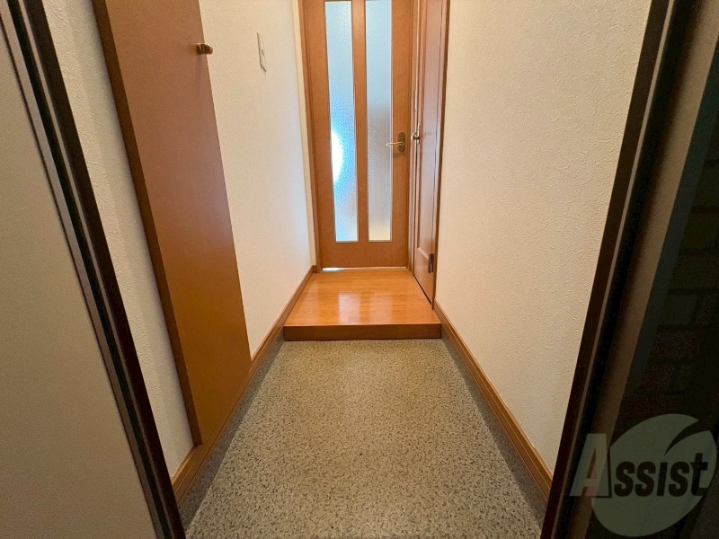 玄関　玄関にはシューズボックスもあって便利そう！