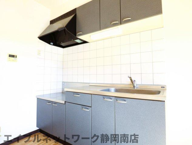 キッチン　コンパクトなキッチンで掃除もラクラク