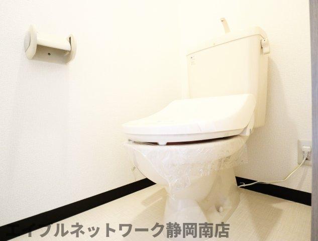 トイレ　落ち着いたトイレです