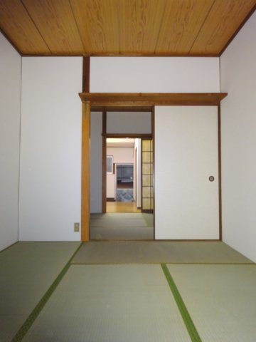 ＪＲ唐津線 西唐津駅 徒歩6分 2階建 築48年の居間写真