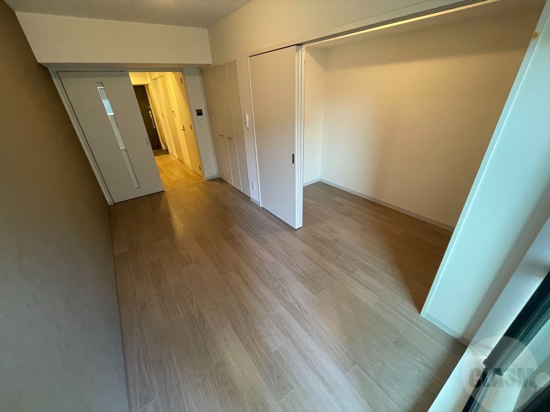 居室・リビング　６．０５帖の洋室