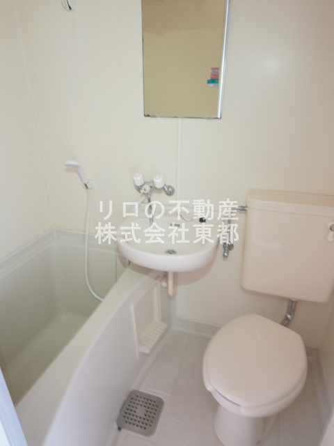 バス・シャワールーム　バストイレが一緒になってるとお掃除がしやすいです♪