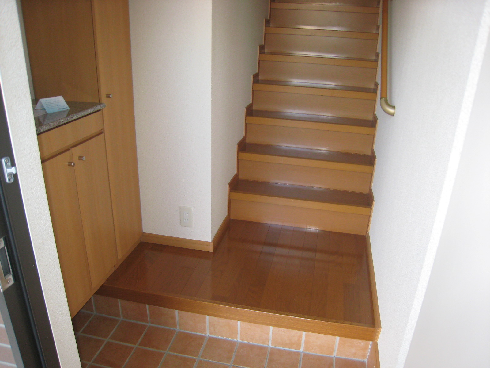 玄関　室内写真は別室です