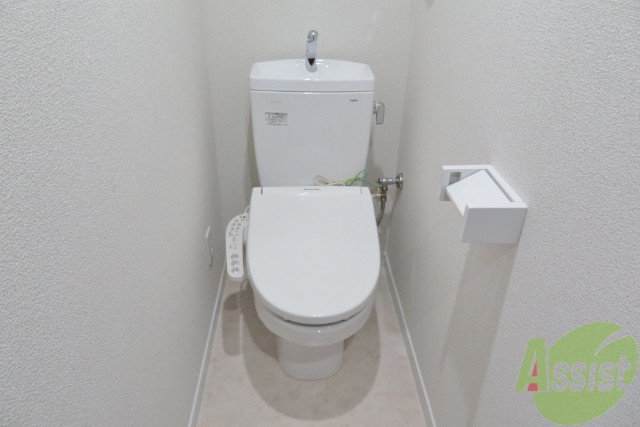 トイレ　嬉しいウォシュレット機能付きです。シャワートイレは便利ですね