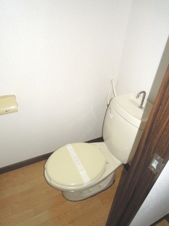 カサデフローラB棟のトイレ写真
