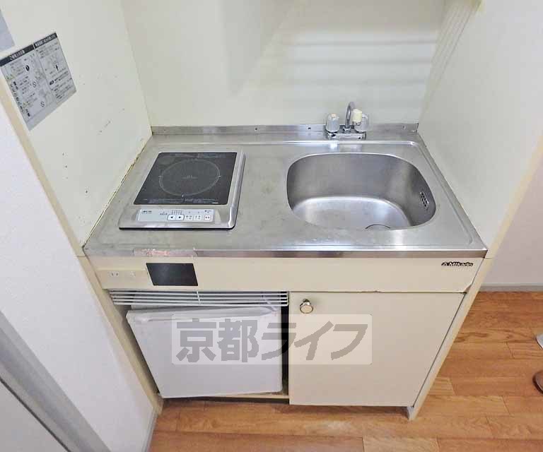 キッチン　一人暮らしにちょうどいいサイズ