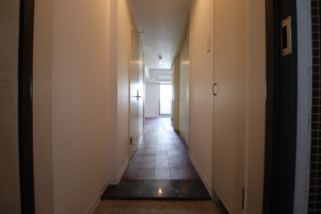 玄関　※別室の参考写真の為、現況優先です。