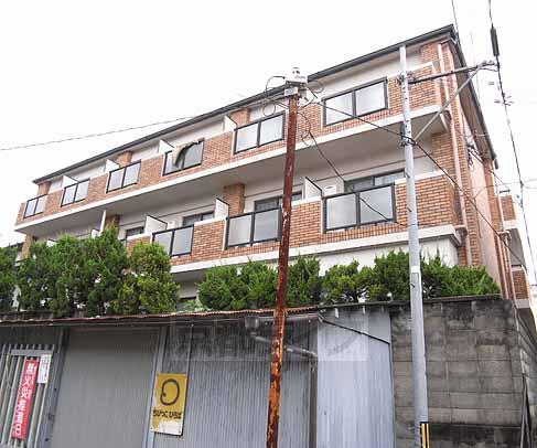 建物外観　キレイなレンガ調の建物！