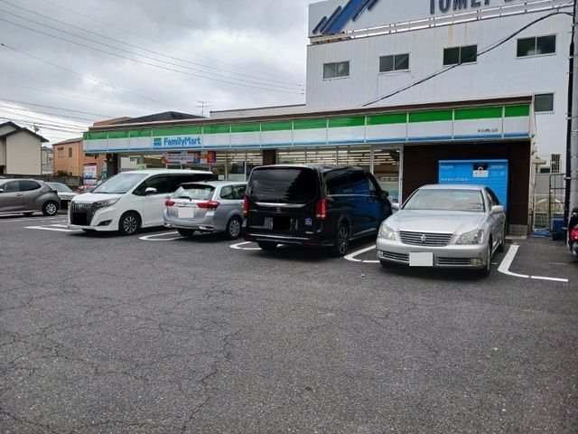 コンビニ　ファミリーマート　天白焼山店（コンビニ）まで220m