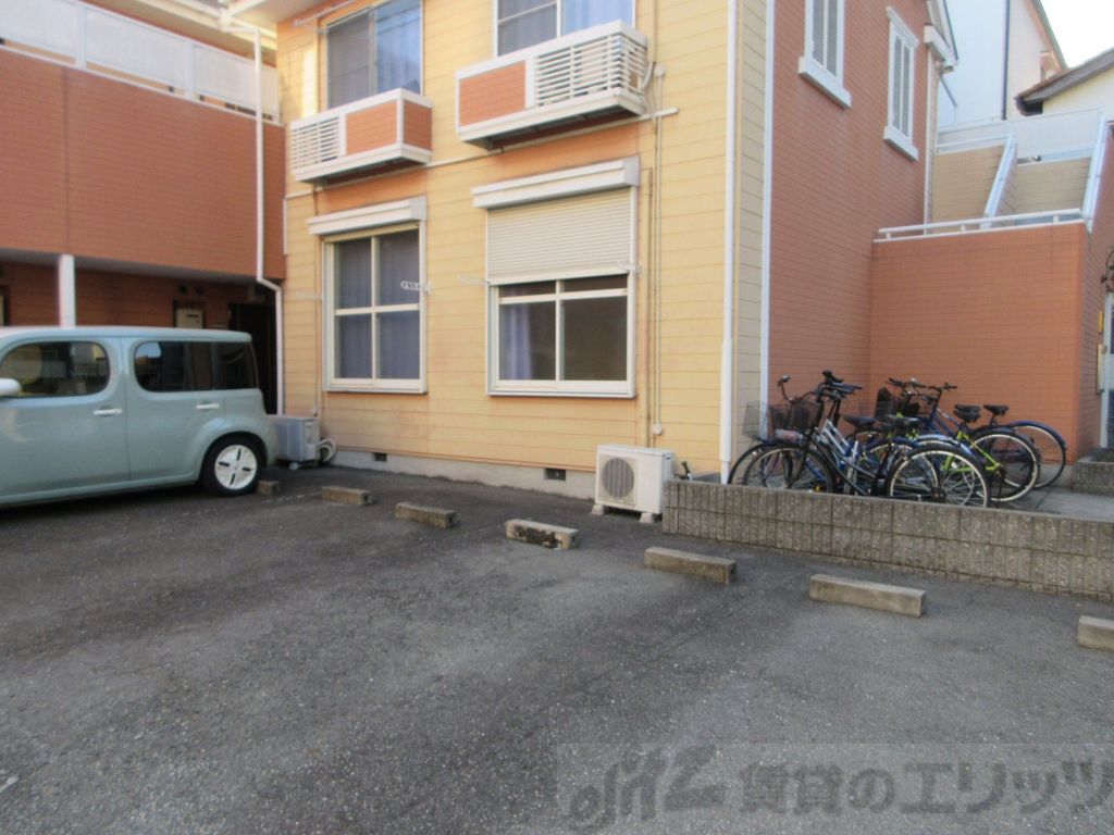 駐車場　駐車場