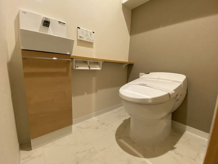 トイレ　トイレ