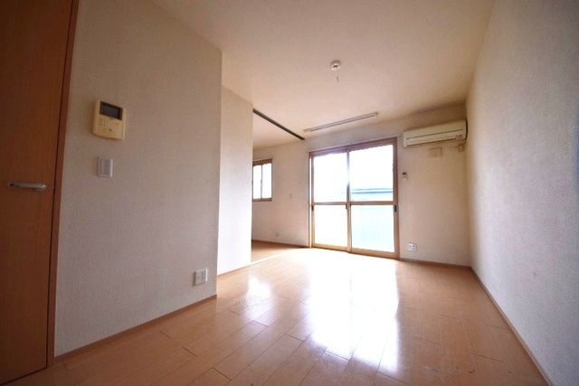 その他部屋・スペース　★大きな窓がお部屋を明るく照らしてくれます★