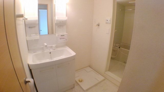 洗面設備　※別号室の写真です。