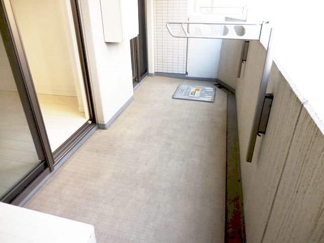 バルコニー　同建物の別部屋の写真