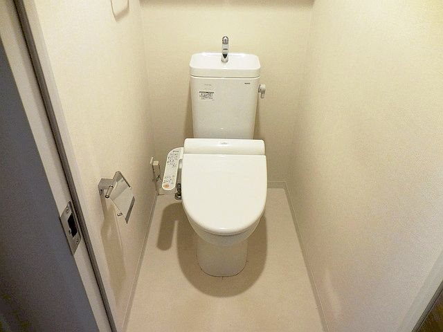 トイレ　同建物の別部屋の写真