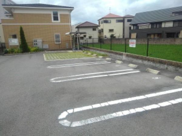 駐車場　敷地内駐車場！