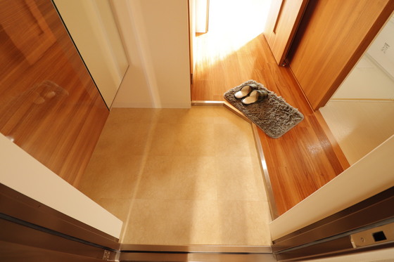 玄関　※別部屋の写真です