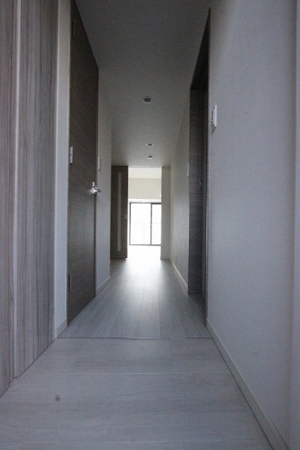 玄関　同物件の他部屋の写真