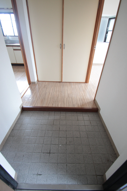 玄関　※別室の参考写真の為、現況優先です※