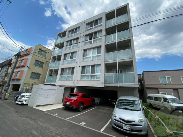 建物外観　札幌市北区北三十五条西「グランドサクセス南麻生」