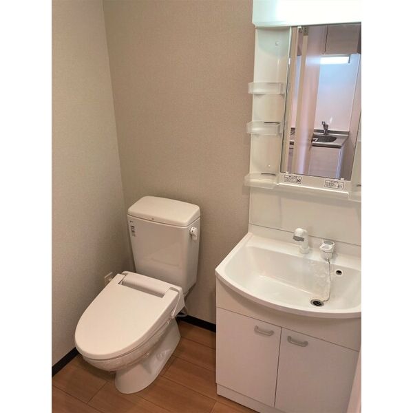 トイレ　※別号室の参考写真です※