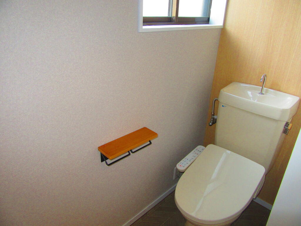 トイレ　温水洗浄便座でトイレがリラックスタイムに変わります！
