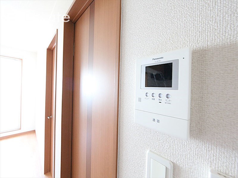 セキュリティ　モニター付きインターホン