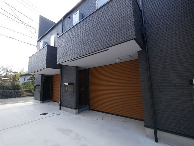 エントランス　★ガレージエントランス★
