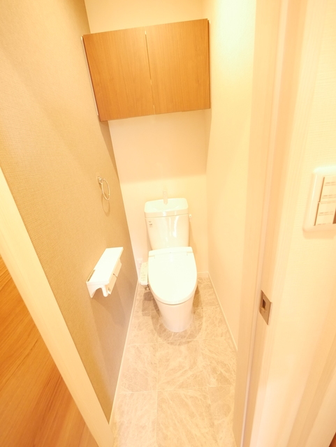 トイレ　★人気の温水洗浄便座付です★