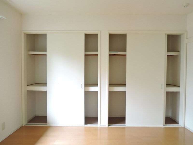 収納　＊同タイプの別室参考写真です