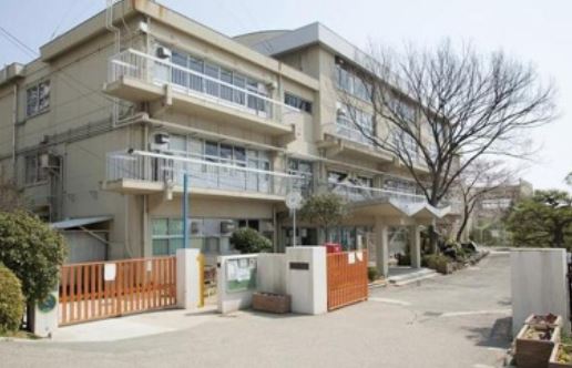小学校　神戸市立舞子小学校（小学校）まで1129m