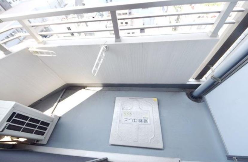 バルコニー　★洗濯物を干すスペース充分に取れます★