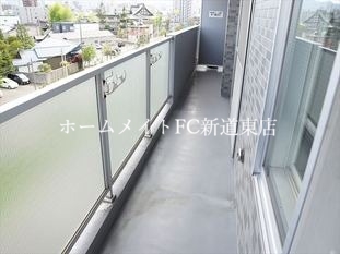 バルコニー　ベランダ