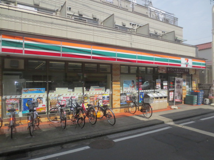 コンビニ　セブンイレブン横浜六角橋２丁目店（コンビニ）まで349m
