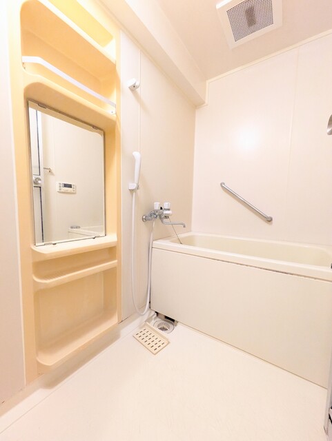 バス・シャワールーム　☆清潔感のある浴室☆