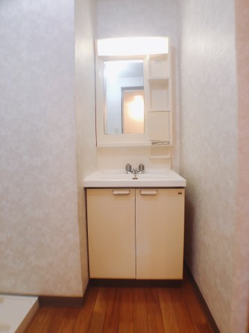 洗面設備　305号室の写真です☆設備・間取りは現状優先☆