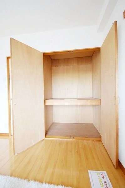 収納　★部屋には大きさ十分な収納があります★