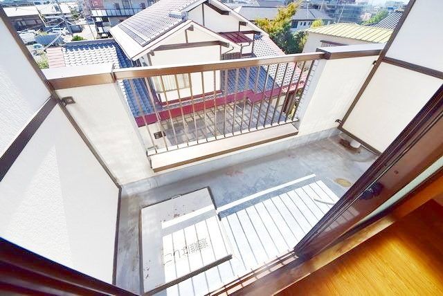 バルコニー　★バルコニースペースもこれだけあればお洗濯物もたくさん干せ…