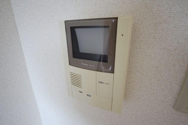 セキュリティ　★ＴＶモニタホンで来訪者をしっかりチェックして下さいね★