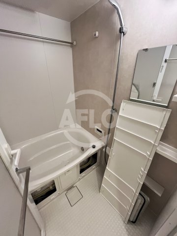 バス・シャワールーム　コンフォリア・リヴ博労町一丁目Q　浴室