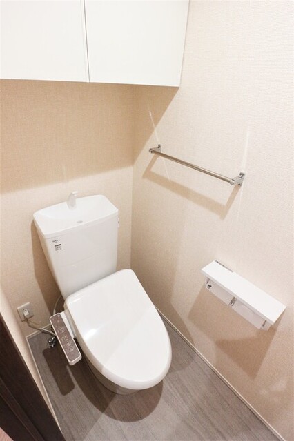 トイレ　温水洗浄暖房便座