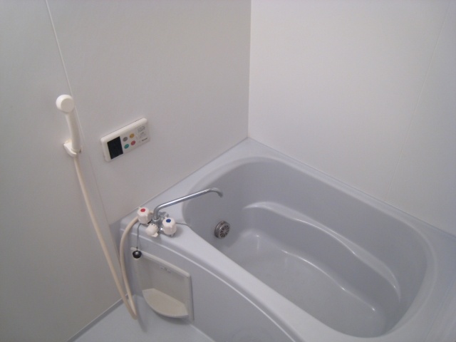 バス・シャワールーム　うれしい追い焚き機能付きお風呂です♪
