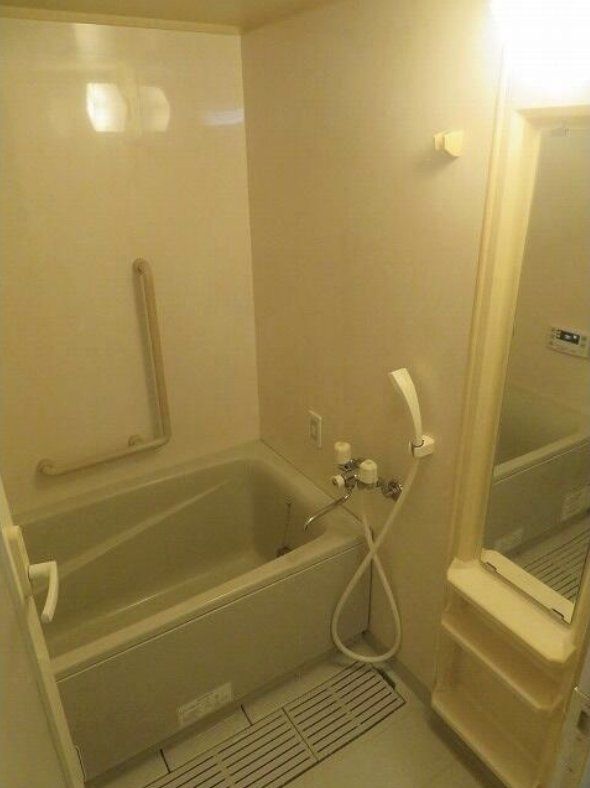 バス・シャワールーム　バス