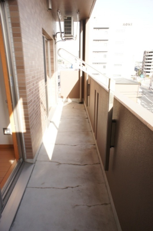 バルコニー　図面と現状に相違がある場合には現状を優先