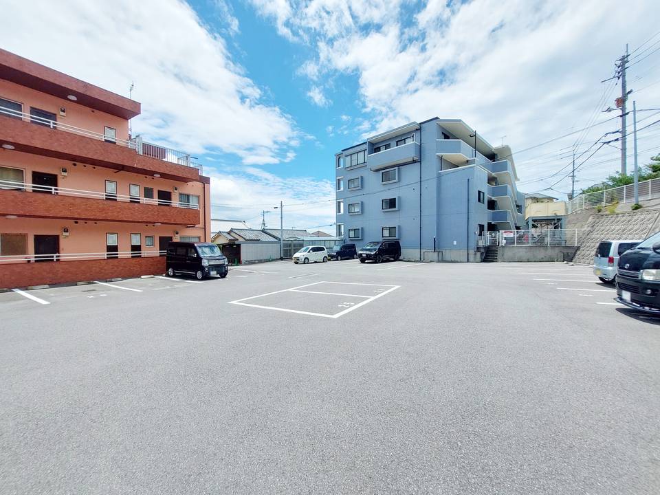 駐車場　駐車場