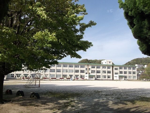 小学校　猪熊小学校（小学校）まで450m