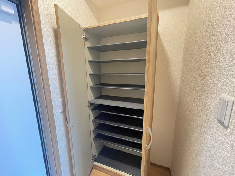 収納　シューズボックス